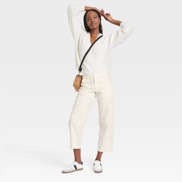 Universal Thread Women's White Jeans - Picture 2 of 10